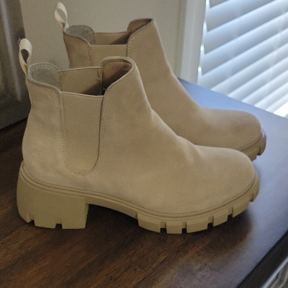 Steve Madden Tan Suede Platform Booties